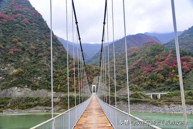 汉中出发沿嘉陵江跨省自驾，把秦巴深秋的美景装进车窗～图片