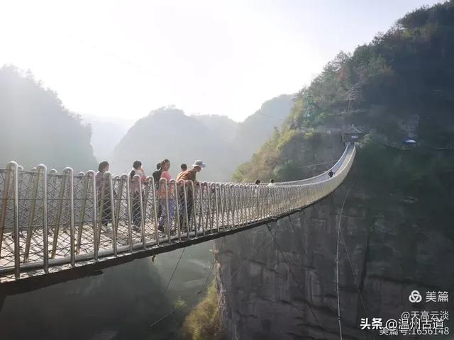 这处以丹霞地貌而闻名的名胜奇观,风光奇绝值得一去!