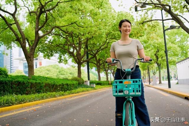 一个人骑车的早晨，才是成年人最顶级的放松方式，比躺平爽10倍！