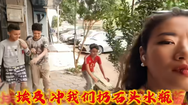 女博主环球旅行，身材好竟被外国男骚扰，正面硬刚网友直呼过瘾
