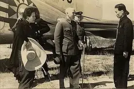 1949年蒋介石退往台湾，为什么不敢直飞台北，而是降落在高雄？图片