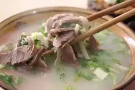 炖羊肉汤，牢记“3放4不放”，保证汤白味鲜特好喝，看完涨知识了图片