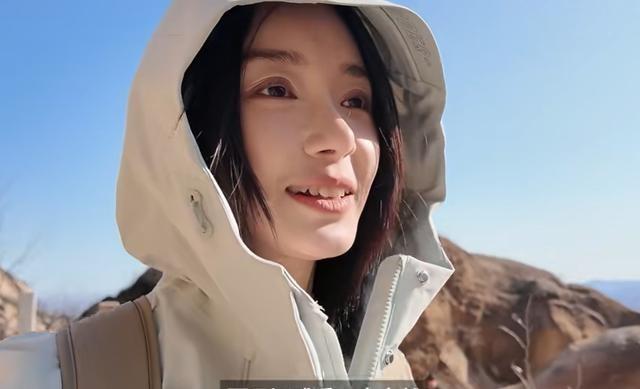 卜冠今一个人住北京小平房，院子里有菜地，31岁未婚开17万的车子