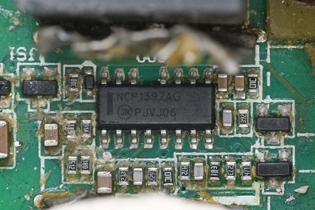 重达18斤的大块头，内部全是灰，麦格米特15kW充电模块拆解