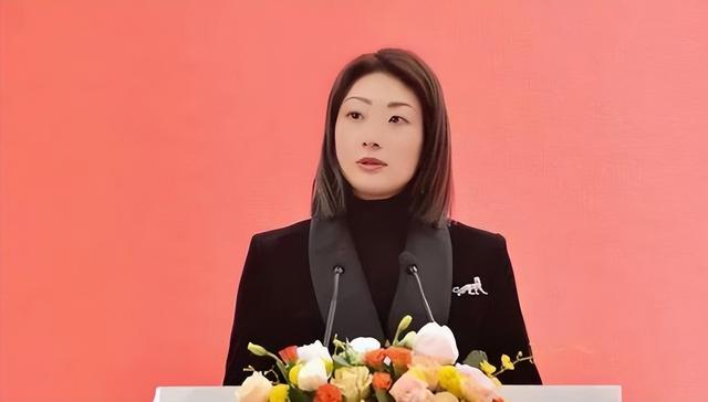 杜建英消失、私生子申请DNA比对、员工爆猛料，都是宗馥莉的复仇