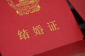 两种现象表明：“一夫一妻制”是对普通男性最大的保护图片