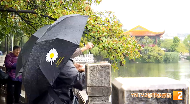 云南多地迎来初雪，你以为要出太阳了吗？不，雨季还没结束→