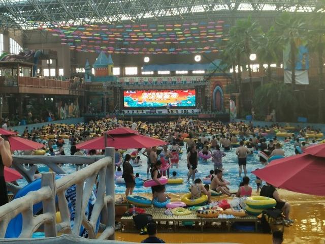 激情夏日！水上娱乐项目人气爆棚