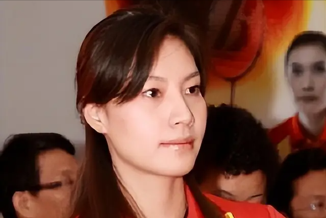 林丹出轨9年后，再看谢杏芳现状，才知道她的原谅才是最狠的报复