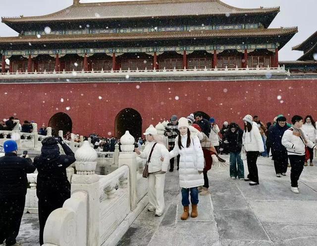 北京已达初雪标准，故宫解锁限定雪景