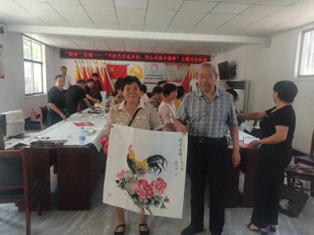 书画名家捐赠墨宝 助力乡村文化建设