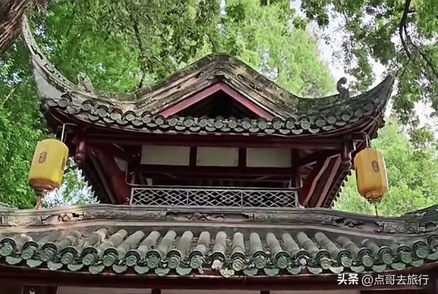 成都清凉避暑胜地，千年前就已闻名，风景如仙境，地铁公交直达！