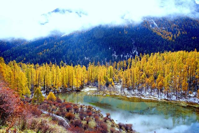 11月适合去看的9处小众风景，多彩山林，甚是美好