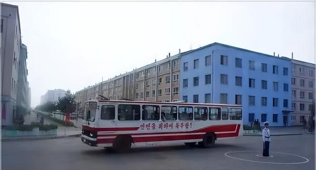 朝鲜导游问我：丹东的高楼是不是都建在江边？