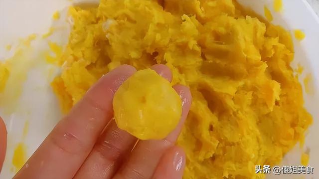 老得慢的女人，都喜欢吃它，自带“黄体酮”，激发雌激素，显年轻