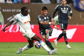 2-0！首支亚洲球队出线，3轮不败创历史，世俱杯1/8决赛对阵诞生图片