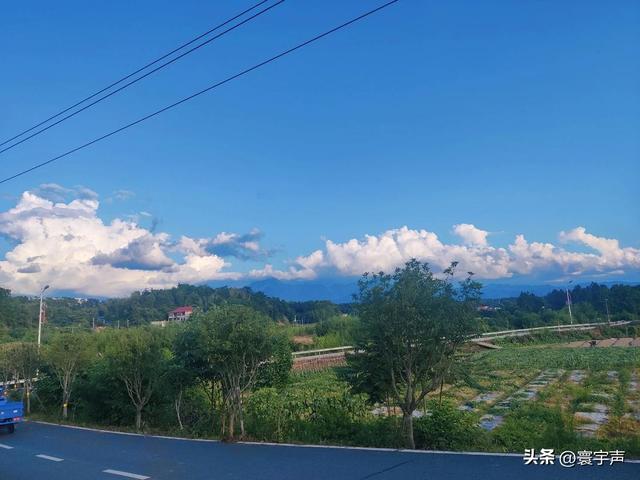 一个北漂一个留小城，两个女人十年通信未断，友谊从不用距离衡量