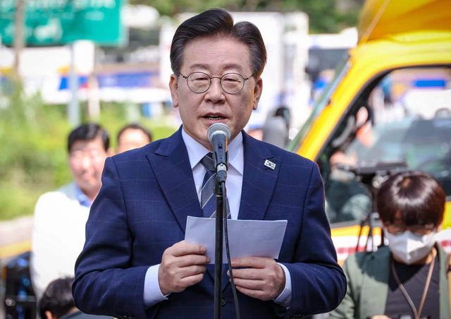 特朗普李在明互相“讨要”礼物