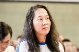 奥运冠军王军霞：退役移居美国，3个孩子3个爹，如今回国现身频繁图片