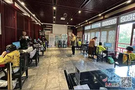 今年春节期间8000余人免票游滕王阁图片