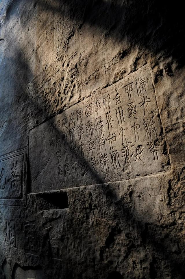 被重庆光芒掩盖，这座小城被一碗“刨猪汤”带火，景点几乎免费看