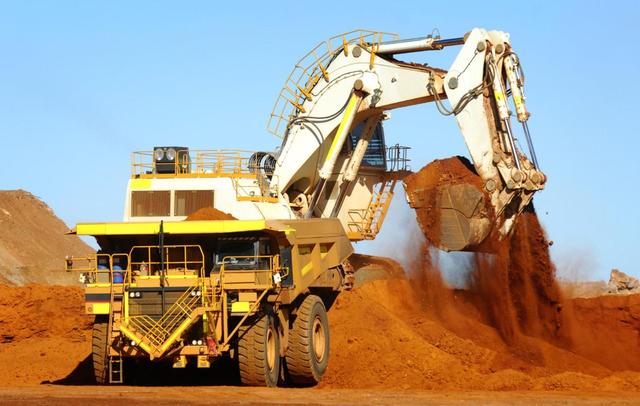 马克龙访华是烟雾弹？欧盟突然重拳出击	，直指中国核心制造业要害