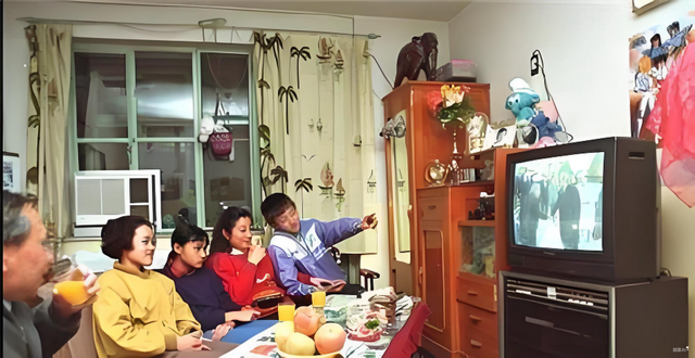 90后童年点播台，看似免费实则分段收费，当年养活多少县级电视台