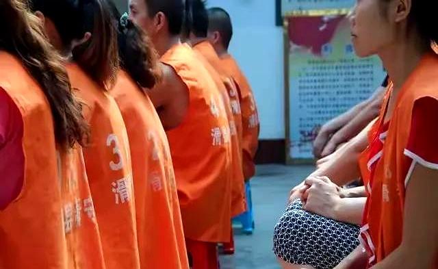 一个服刑五年的女人自述：监狱里的女人想老公了怎么办，凉拌