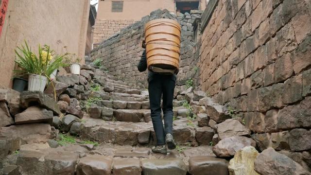 云南大理一座“避世古村”低调藏富贵，位于海拔1700多米的山中