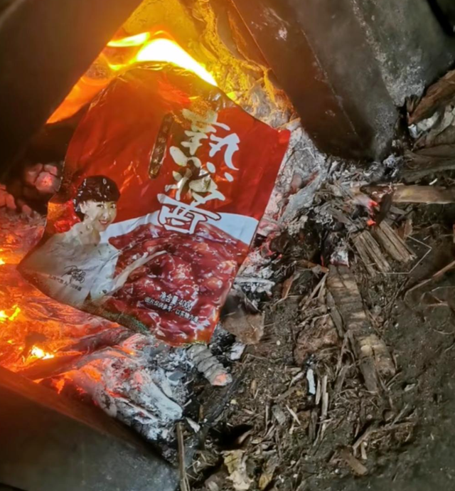 闫学晶道歉不到24小时，担心的一幕发生了，赵本山一个字都没说错