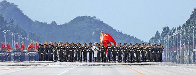 中国九三大阅兵在即，特朗普突然宣布，美国要再重新来一场阅兵