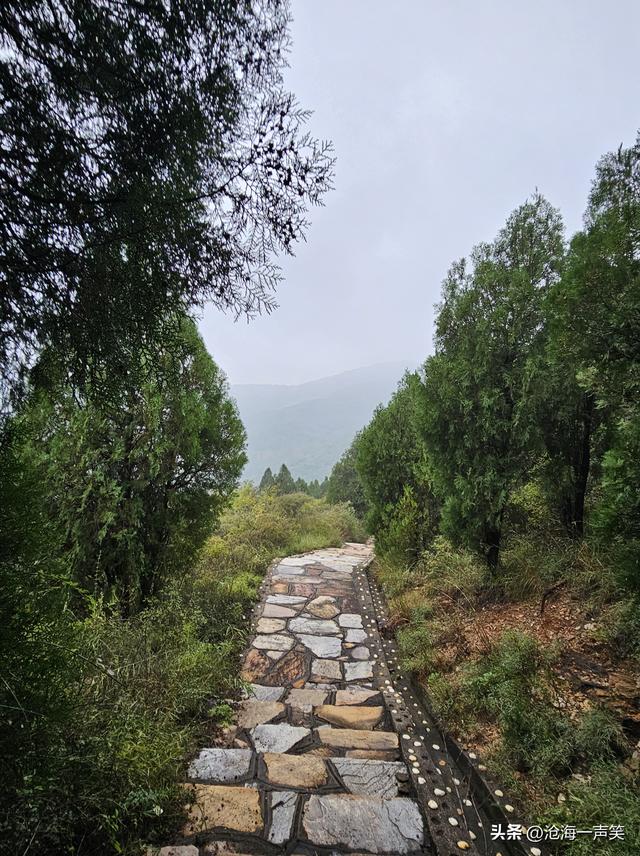 走吧，天亮就出发，向大山进发，登顶成功，享受超越自我的快乐吧