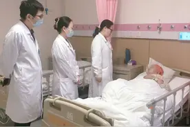 喉咙痛引发休克，医生提醒：扁桃体化脓不可轻视，严重时可致命图片