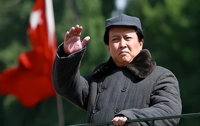 没想到九三阅兵才过去4天，令人担心的事情就在唐国强身上发生了