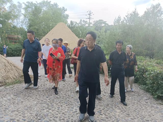 同学聚会秦安品蜜桃