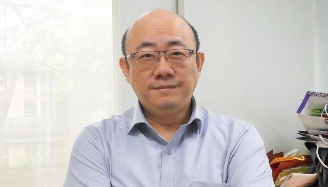 洪秀柱抵达北京，在落地的那一刻，做出郑重表态，民进党气急败坏