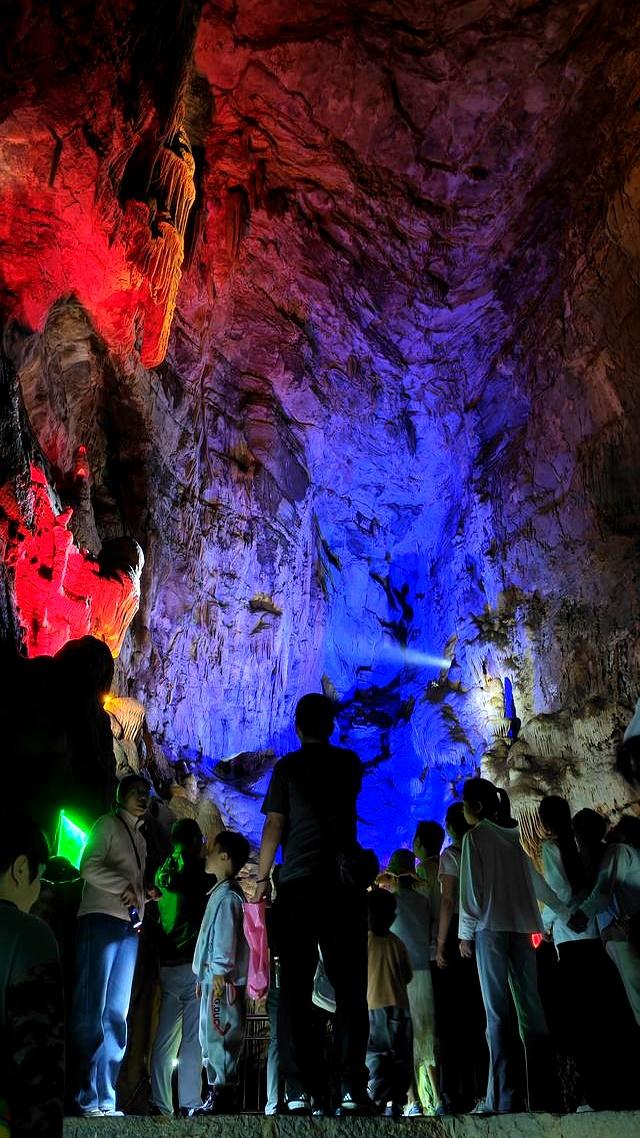 郑州村民无意一铲，挖出世界级奇观！数十年来闻名全国，至今仍爆