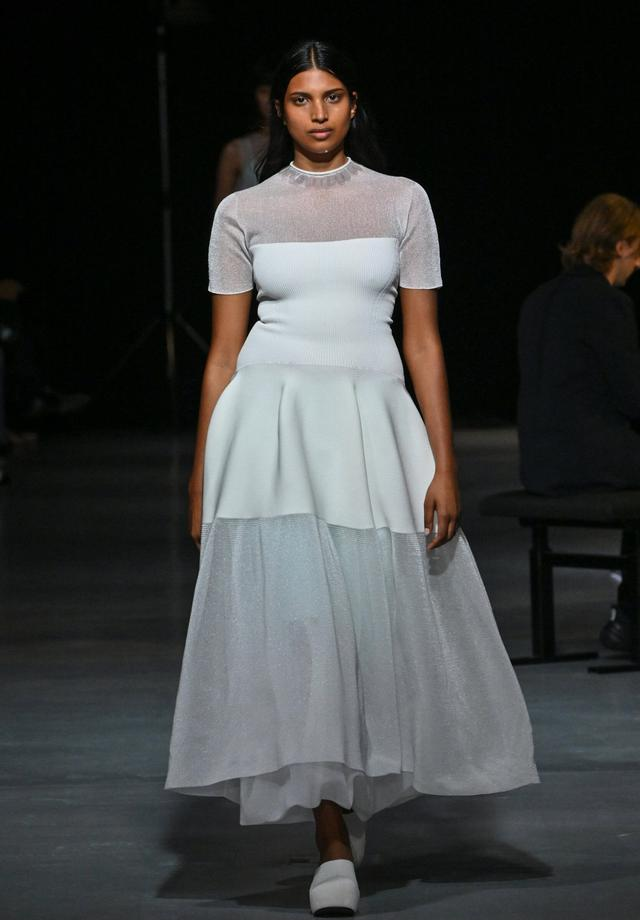 Cfcl 透明如玻璃, 编织着理念, 衣服亦是工具