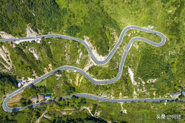 在秦岭最美跑山公路101省道，发现很多当地摩友喜欢倒头就睡