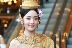 Minnie泰国宋干节新闻图，网友吐槽这不比某冰冰的好看多了？ ​​​图片