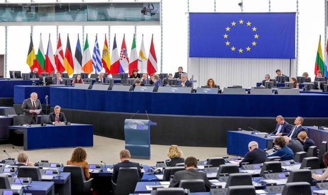 遭中国反制后	，马克龙再遇打击，法国被列为战犯国，索要巨额赔款