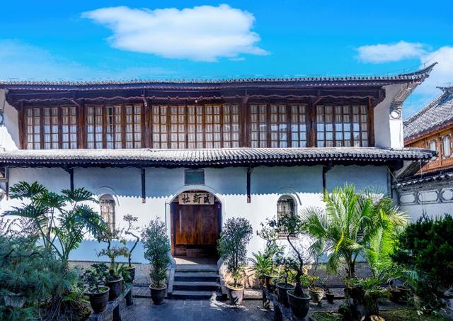 云南一座古村，坐落在国家5A级景区内，藏着全国最大的乡村图书馆