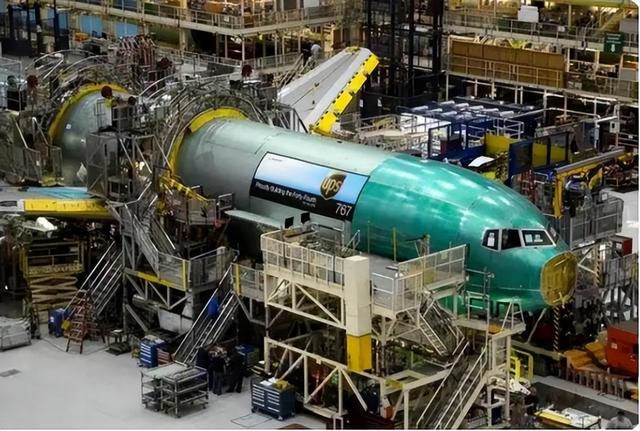 从遥遥领先中国到输得一败涂地，被美国活活整死的日本航空工业