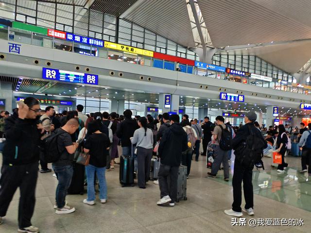 早晨六点出门，下午五点来到了山西地盘最大的城市忻州市