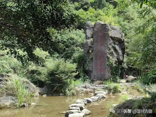 实在没想到，浙江竟然也有一座千佛山，春日里被誉为江南小九寨