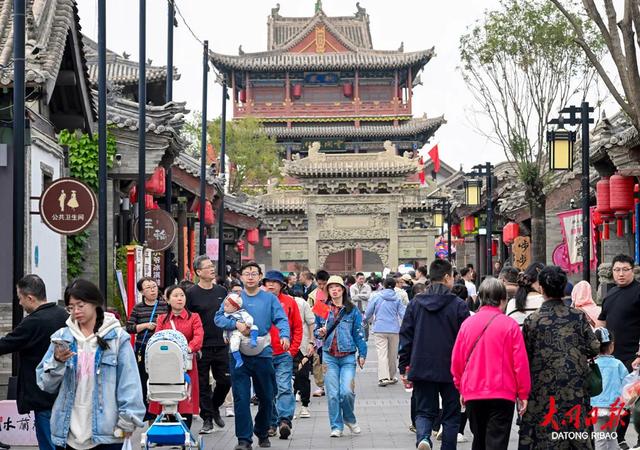 “双节”去大同古城!沉浸式文旅盛宴轮番上演,游客:这趟值了