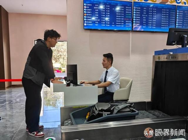 在乌鲁木齐转机＝“微旅行”