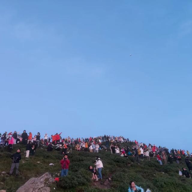 周末夜爬东灵山:于北京之巅邂逅日出云海之壮美