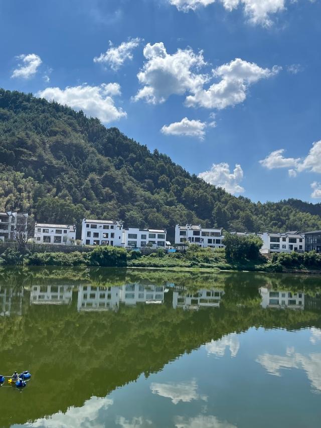 和老伴去安徽歙县住了一个月，我实话实说：跟想象中完全不一样