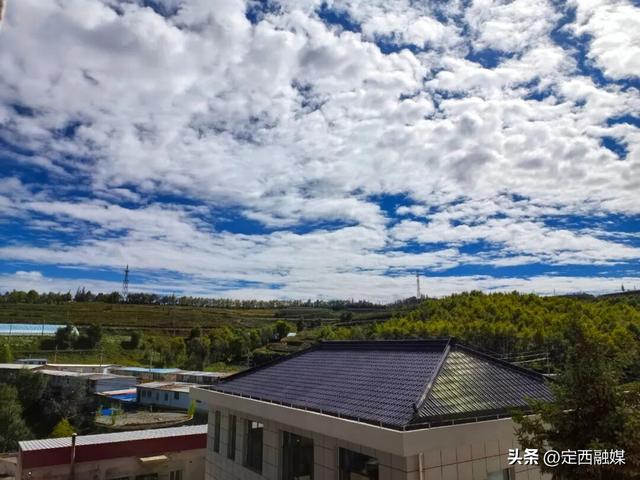 高峰乡：白云悠悠岁月长 一起看看头顶的蓝天白云吧~